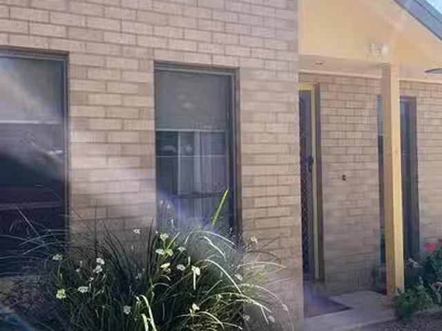 Nice 2/16 Wattletree Grove, Benalla, VIC 3672