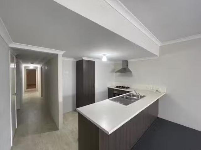 Rental! 2/16 Cottage Street, Mandurah, WA 6210