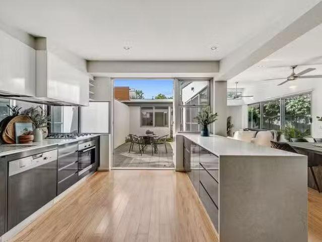 Cozy 216A La Perouse Street, Red Hill, ACT 2603