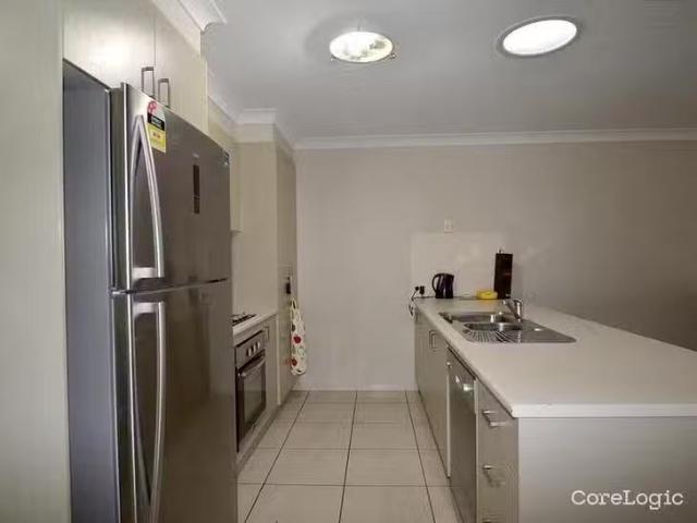 Cozy 2/18 Ashfield Street, North Ipswich, QLD 4305