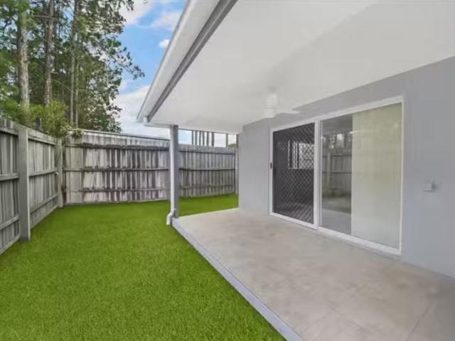 Just in! 2/18 Kelly Place, Loganlea, QLD 4131