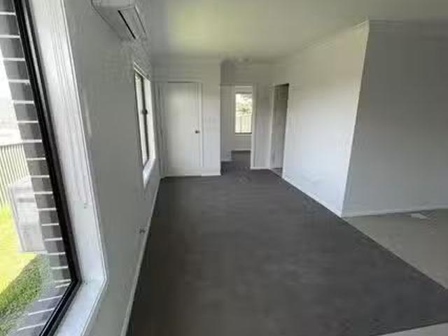 Nice 2/19 Mckay Place, North Tamworth, NSW 2340