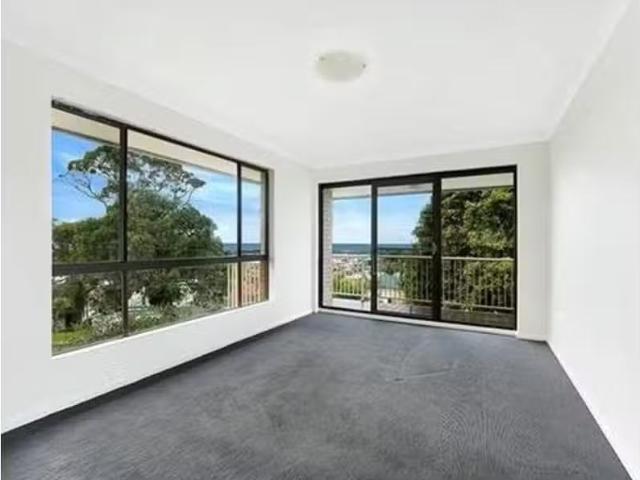 Unique 2/1 Mailer Avenue, Wollongong Apartment for rent Liste.