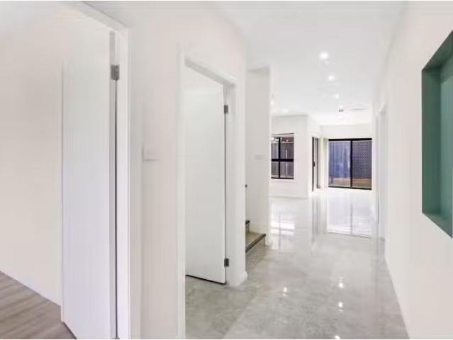 New 21 Columbus Street, Hamlyn Terrace House for rent Listed.