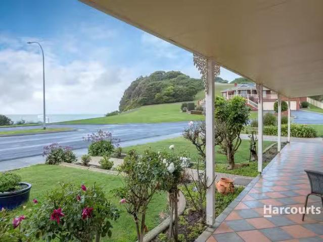 Unique 21 Freestone Crescent, WYNYARD, TAS 7325 House for Rent