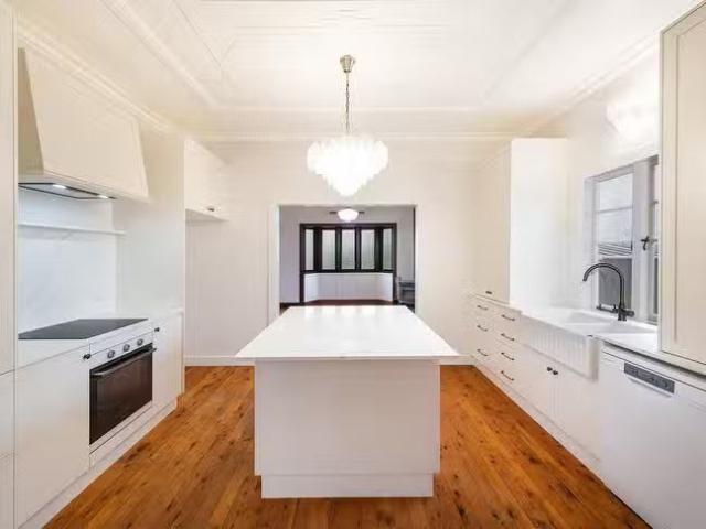 Rental! 21 Haig Street, South Toowoomba, QLD 4350