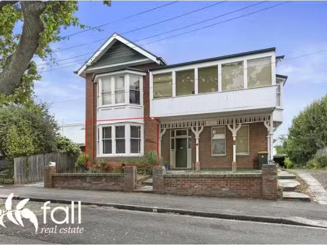 Unique 2/1 Lambert Avenue, SANDY BAY Apartment for rent Liste.