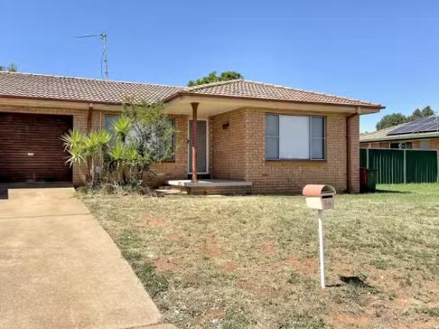 New 2/1 Wentworth Street, DUBBO Townhouse for rent Listed by.