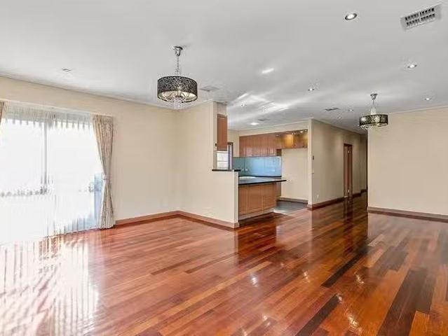 Cozy 21A & 21B Kingsley Grove, Mount Waverley, VIC 3149