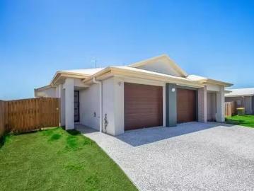 Unique 2/23 Bassett Lane, Rosewood, QLD 4340