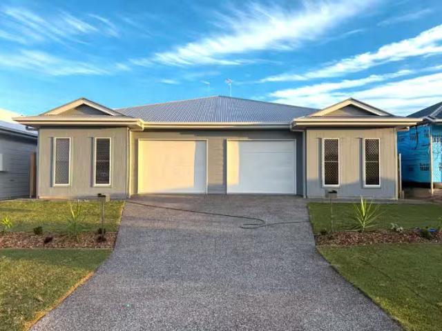 Just in! 2/23 Kehlet Street, Point Vernon, QLD 4655