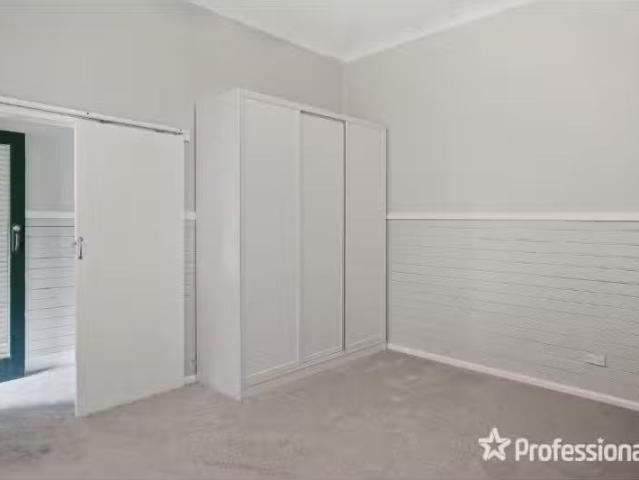 Charming 220 Edward Street, WAGGA WAGGA House for rent Listed.