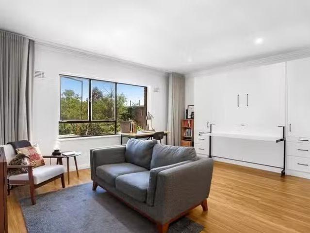 Nice 22/135 Blamey Crescent, Campbell, ACT 2612