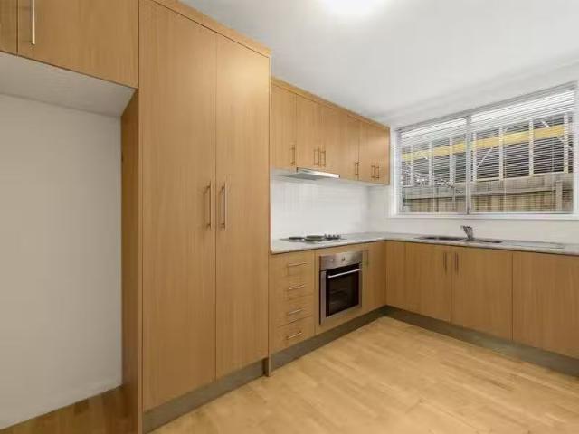 Just in! 2/223 Station Street, Fairfield VIC 3078