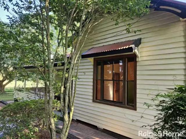 Unique 225 Princes Hwy, BERRY House for rent Listed by Sarah.