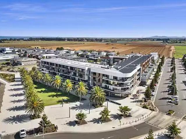 Nice 229/50 Catamaran Drive, Werribee South, VIC 3030