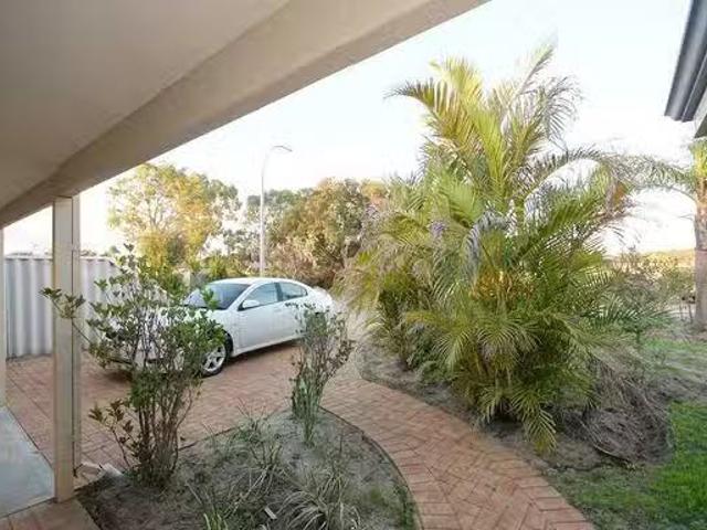 Just in! 22 Marich Cove, Atwell, WA 6164