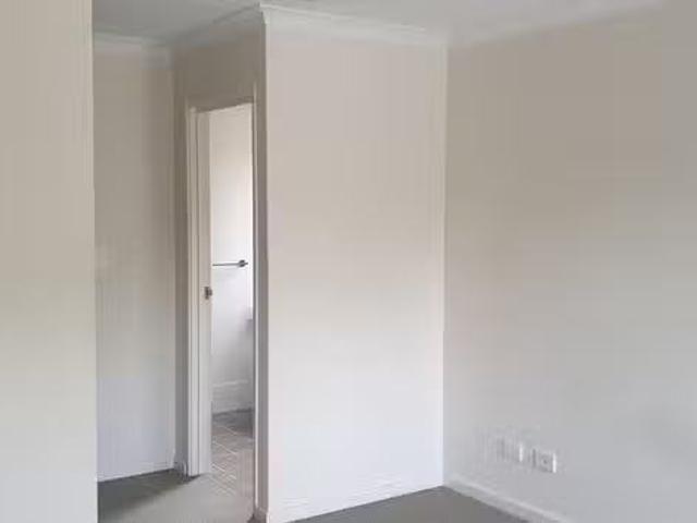 For Rent! 22 Mimosa Circuit, Wandi, WA 6167