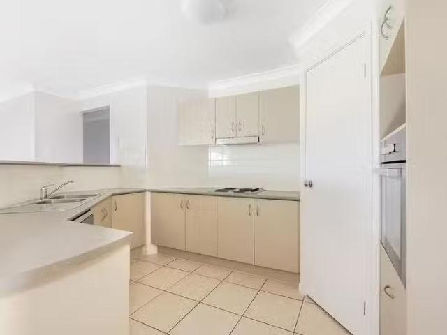 Deal! 22 Anna Drive, Raceview, QLD 4305
