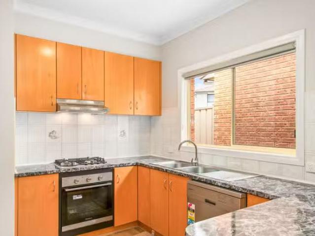 Charming 2/2 Aquanita Crescent, Keilor Downs VIC 3038