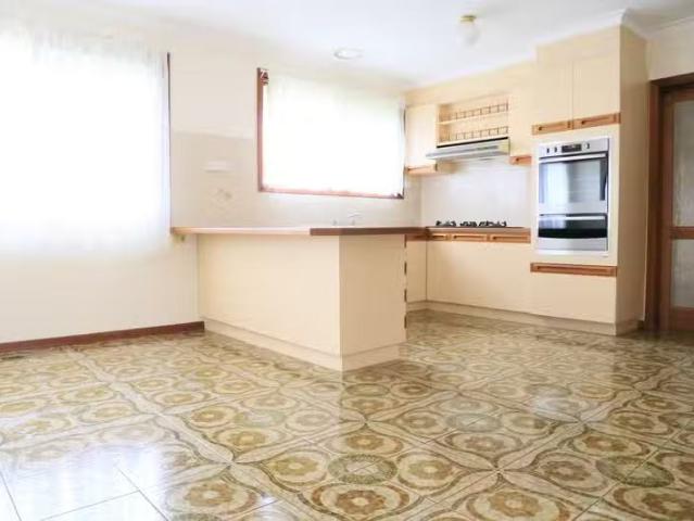 Cheap 22 Girgarre Street, BROADMEADOWS, VIC 3047 House for R.
