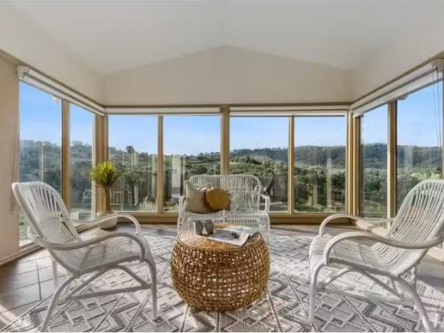New 22 Hillview Rise, Hamilton Valley House for rent Listed b.
