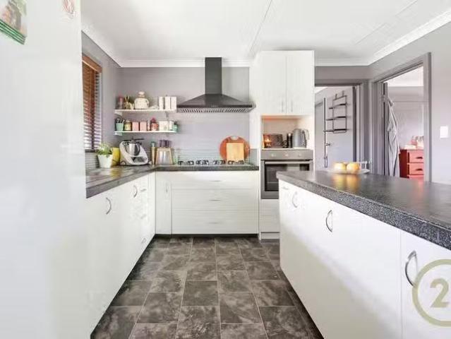 Nice 22 Selene Way, San Remo, WA 6210