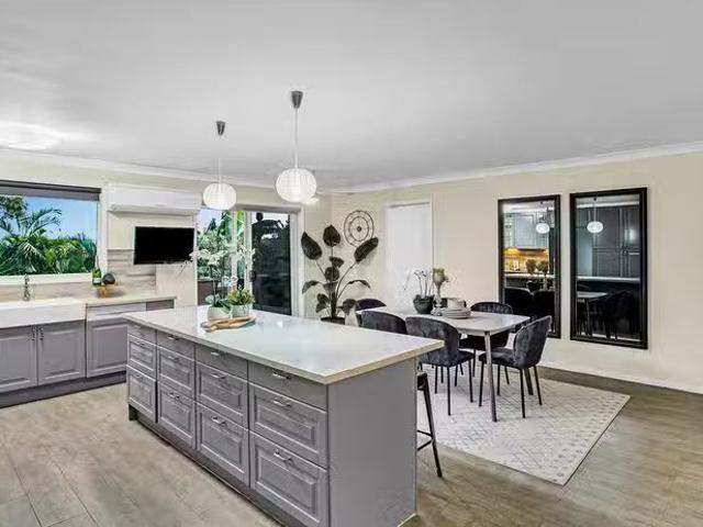 Charming 22 Tahan Crescent, Tanah Merah, QLD 4128