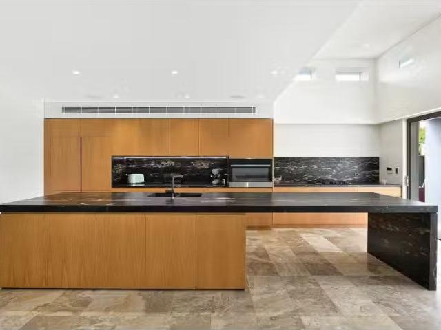 For Rent! 22 Westbrook Street, BEVERLY HILLS House for rent L.