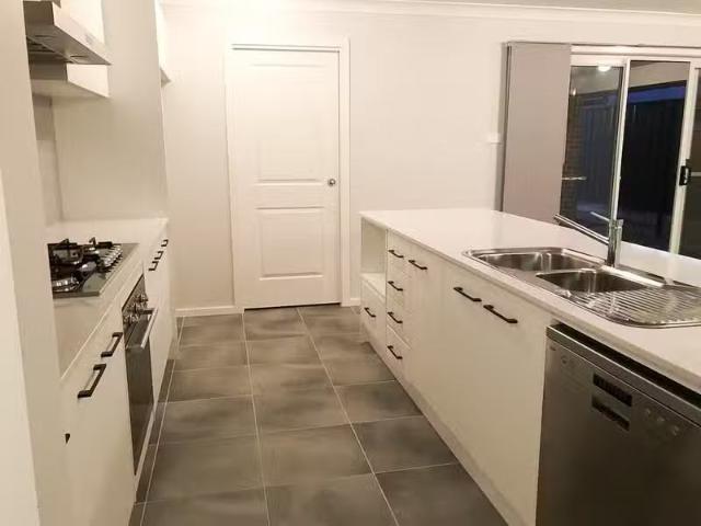 Cozy 22 Wheelhouse Road, Teralba House for rent Listed by Lea.
