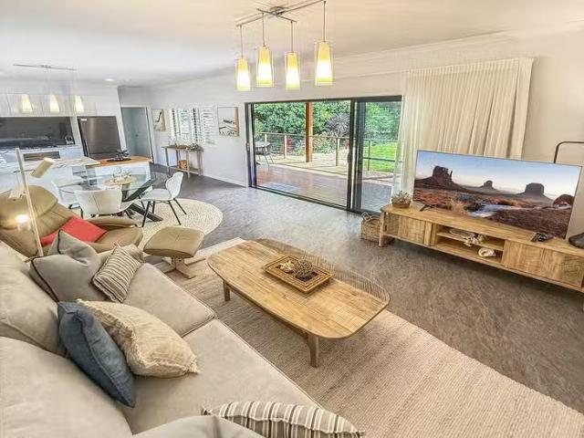 Nice 22A Rainbow Park Drive, Mapleton, QLD 4560