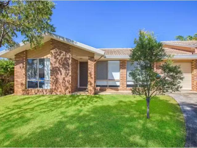 Nice 23/3 19 Amaroo Drive, BANORA POINT Apartment for rent Li.