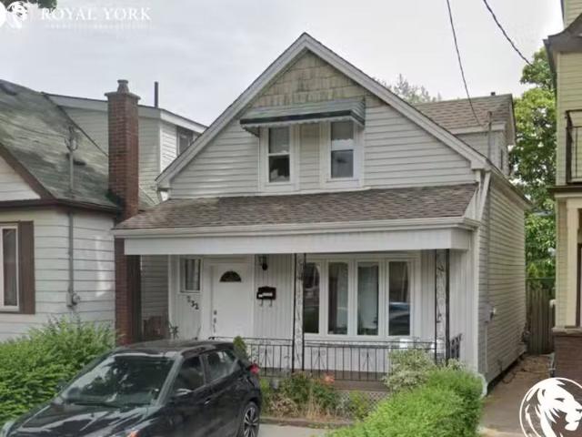 Charming 232 Balmoral Avenue North, Hamilton, Ontario L8L 7S2