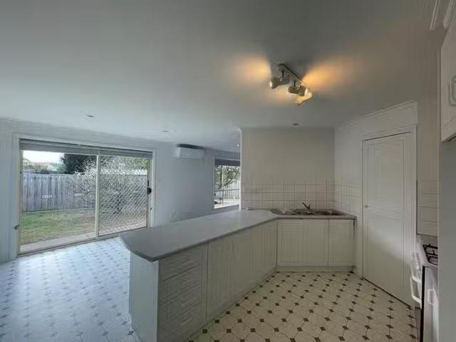 Unique 2/32 Shannahan Drive, Bell Park, VIC 3215