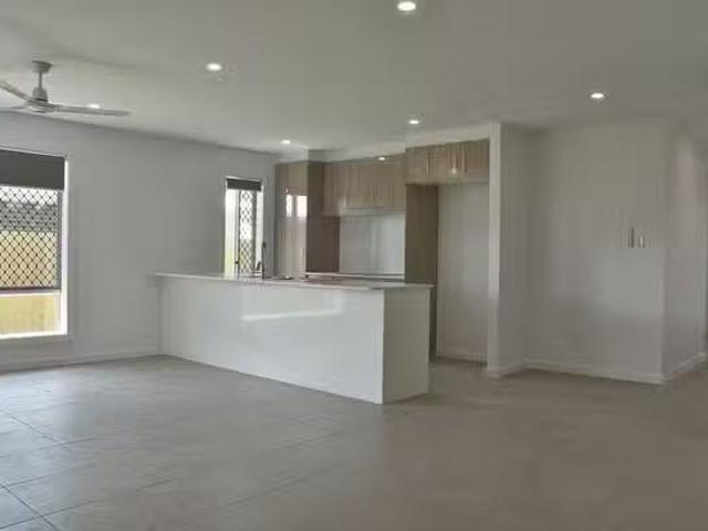 Deal! 23 Gascoyne Street, Plainland, QLD 4341