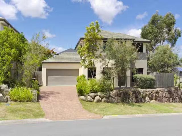 Just in! 23 Lockwood Place, Molendinar, QLD 4214
