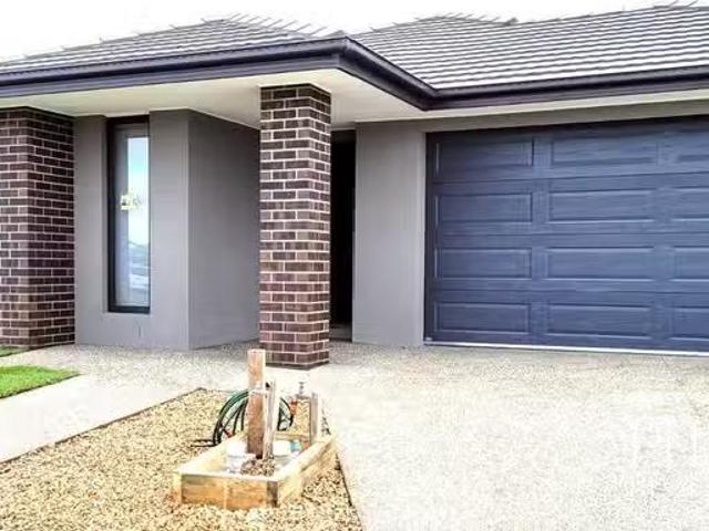 Just in! 23 Sheepyard Way, Diggers Rest VIC 3427