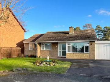 Cozy 2 BA 3 bedroom detached bungalow for rent in Poolgate, Up.
