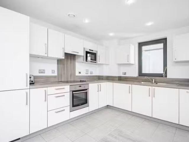 New 2 BA 3 bedroom flat for rent in Dalston Square, Dalston, L.