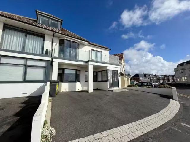 Nice 2 BA 3 bedroom house for rent in Southbourne Overcliff Dr.
