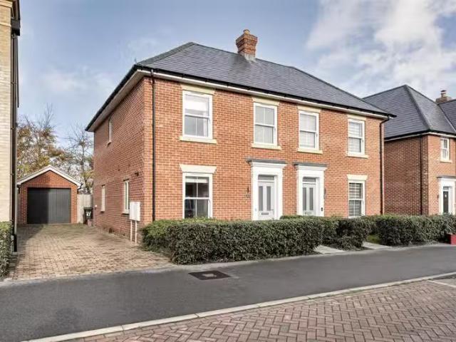 Deal! 2 BA 3 bedroom house for rent in The Avenue, Lawford, Ma.