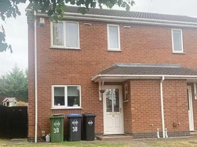 Unique 2 BA 3 bedroom semi detached house for rent in East Str.