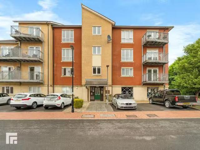 Cozy 2 BA 2 bedroom apartment for rent in Ty'r Sianel, Y Rhodf.