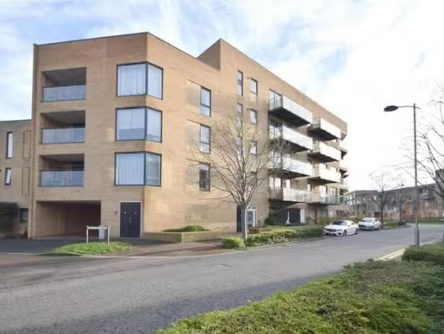 Deal! 2 BA 2 bedroom apartment for rent in Hobson Avenue, Trum.