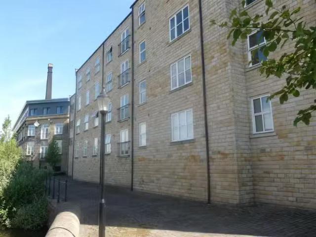 Nice 2 BA 2 bedroom apartment for rent in Navigation Quay, Bri.