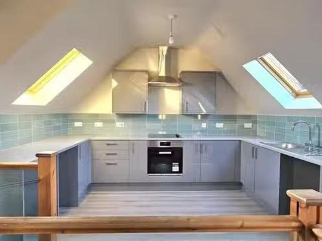 New 2 BA 2 bedroom flat for rent in 22 Westcliff Road, Margate.