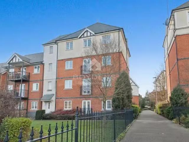 Nice 2 BA 2 bedroom flat for rent in Axial Drive Colchester, E.