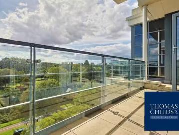 Unique 2 BA 2 bedroom flat for rent in Edinburgh Gate, Harlow.