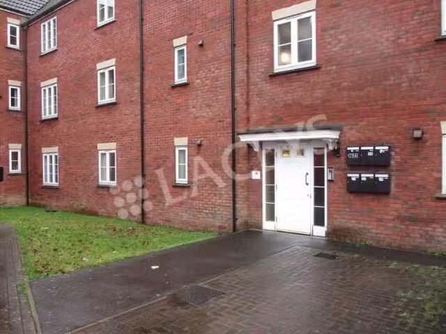 Cheap 2 BA 2 bedroom flat for rent in Hawks Rise, Yeovil, Some.