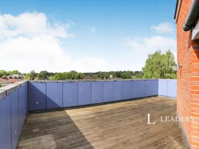 Unique 2 BA 2 bedroom flat for rent in Luca Court, 1 Mays Hill.